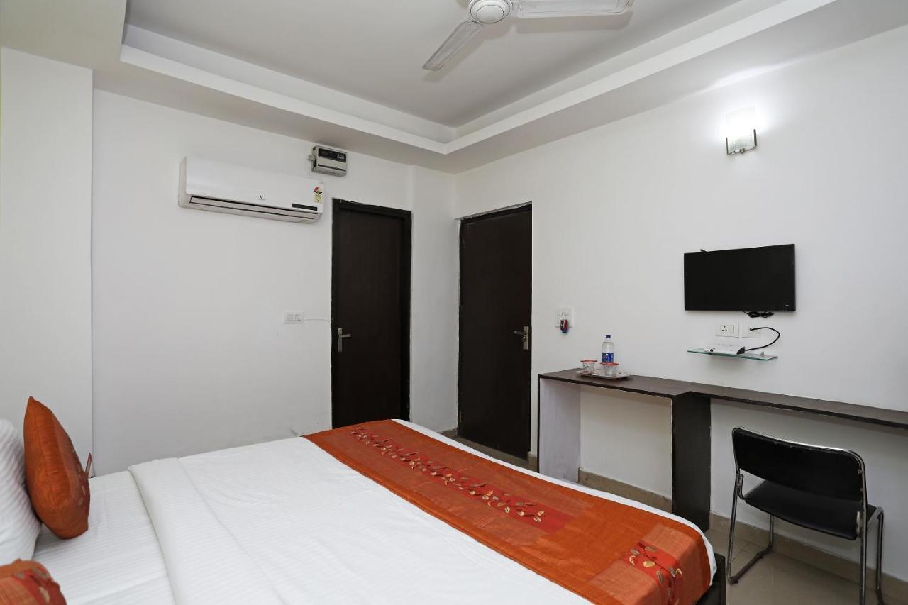 Oyo 11392 The Hotel Grand Hospitality Нойда Экстерьер фото